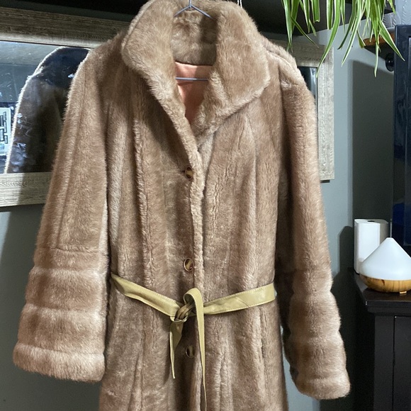 Vintage sears ultra mink coat - Picture 3 of 8